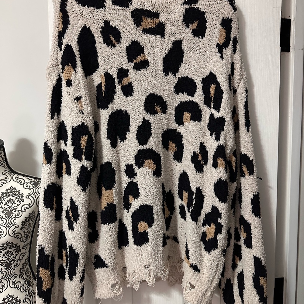 Distressed Chunky Oversized Leopard Pattern Sweater. - Picture 2 of 2